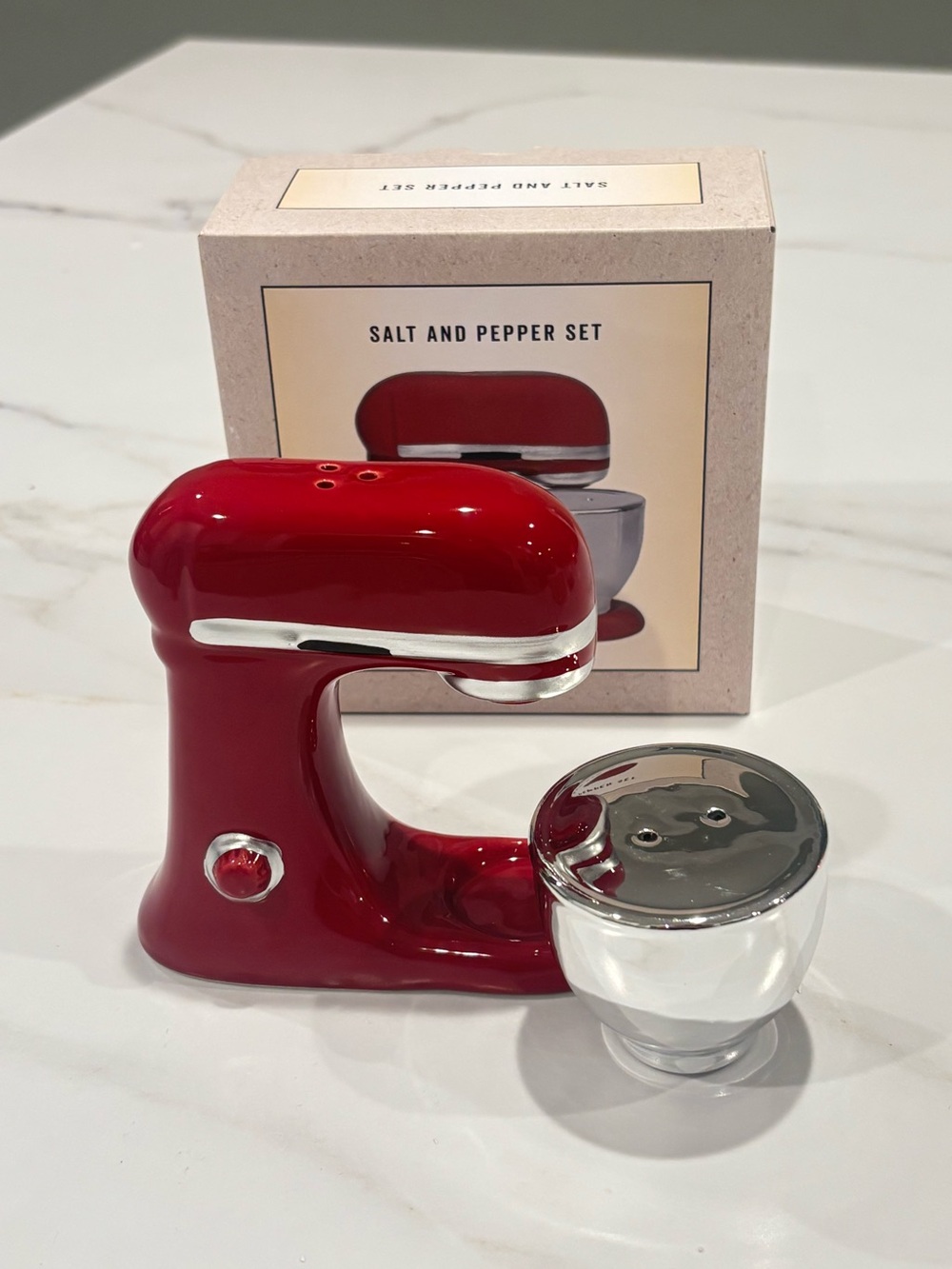 Cracker Barrel Salt & Pepper Shakers UNUSED Red Stand Mixer & Bowl 2pc Decor